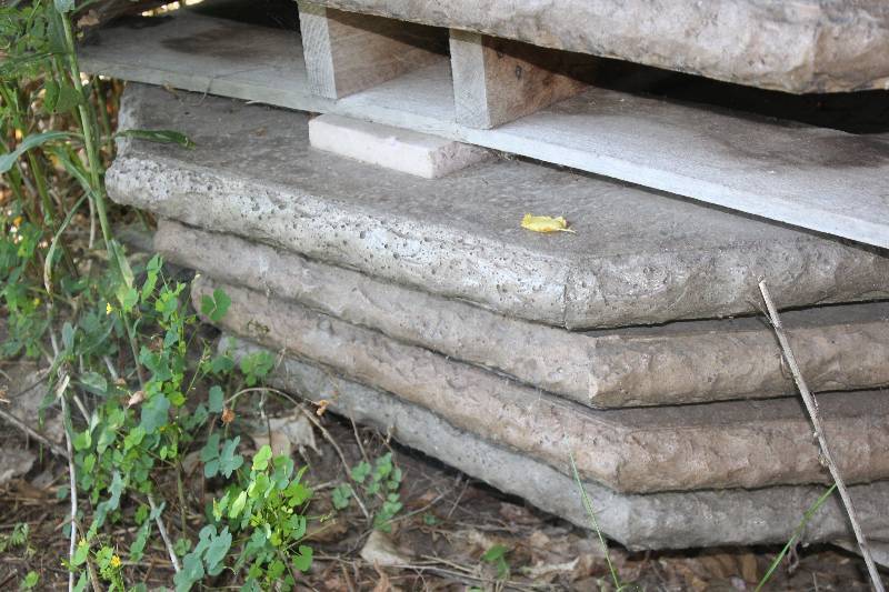lot 24 image: Lot of (2) Octagonal Shaped Marble