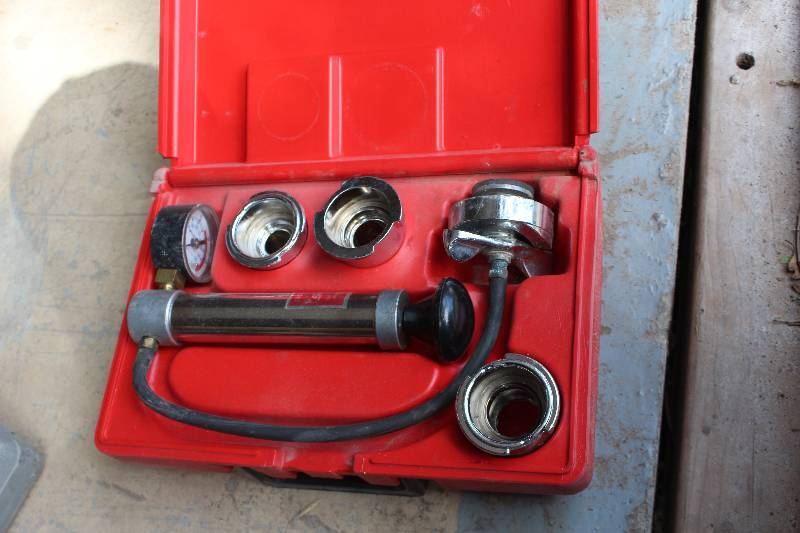 lot 132 image: Snap-on Cooling System Test Kit w Case