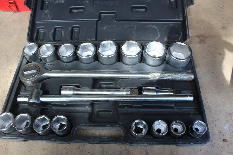 lot 135 image: JobSmart SAE Socket Set w Case