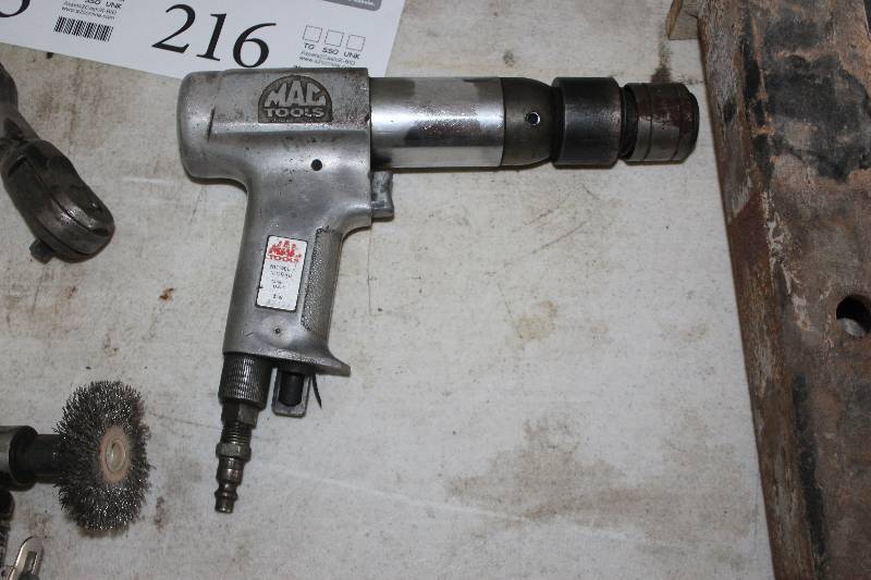 lot 216 image: Mac Tools Air Drive Drill