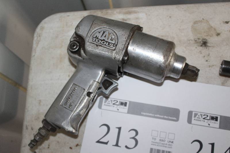 lot 213 image: Mac Tools Air Drive Socket