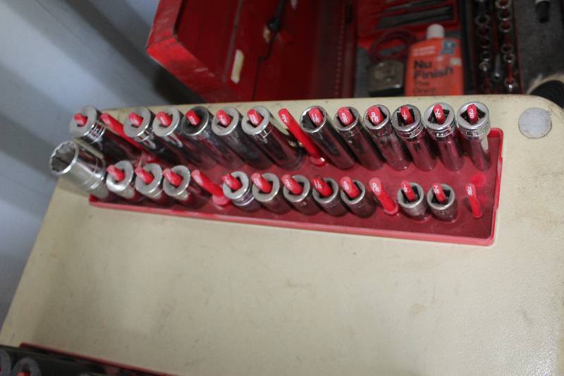 lot 218 image: Lot of (22) SAE Sockets