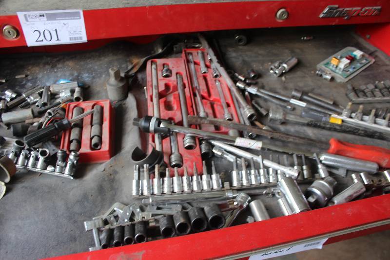 lot 227 image: Drivers, Extensions, Swivels, Hand Tools
