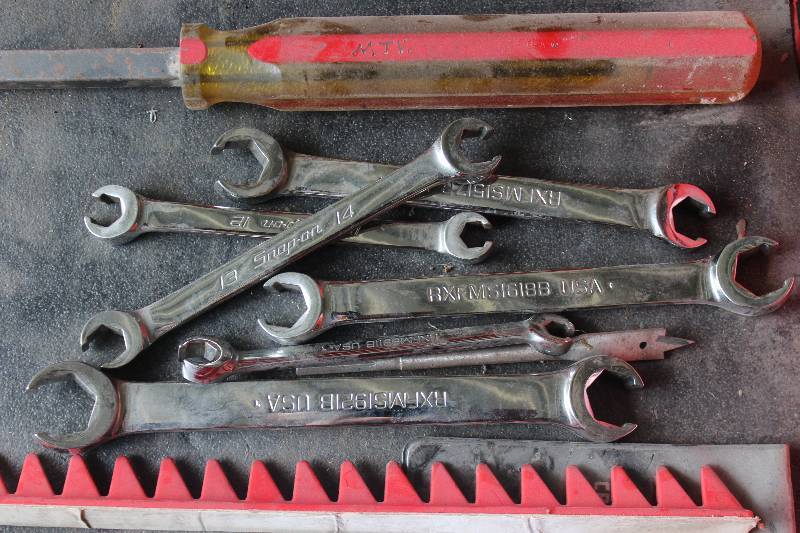 lot 234 image: Lot of (6) Snap-on Metric Combination Wrenches