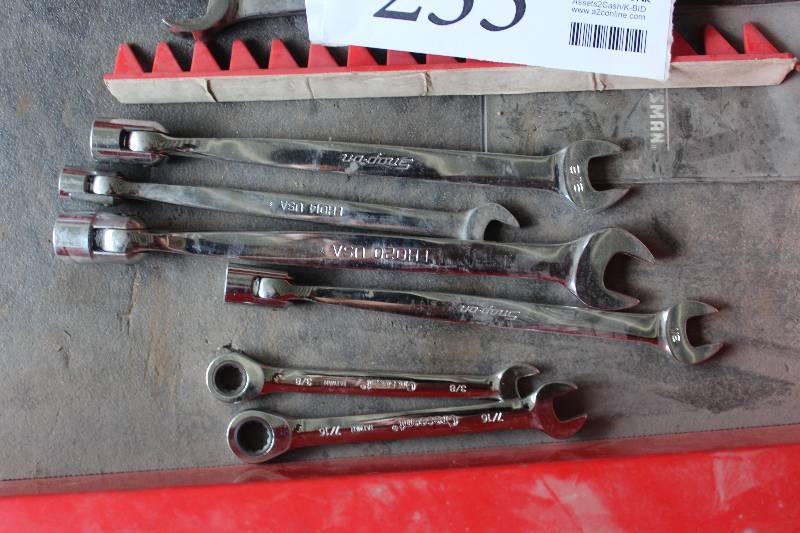 lot 233 image: Lot of (6) SAE Ratchet Wrenches