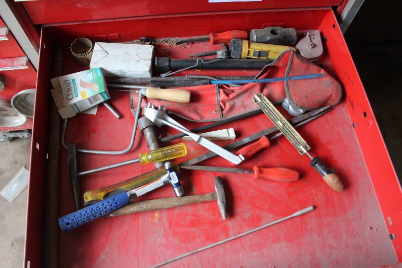 lot 237 image: Hammers, Screwdrivers, Hand Tools
