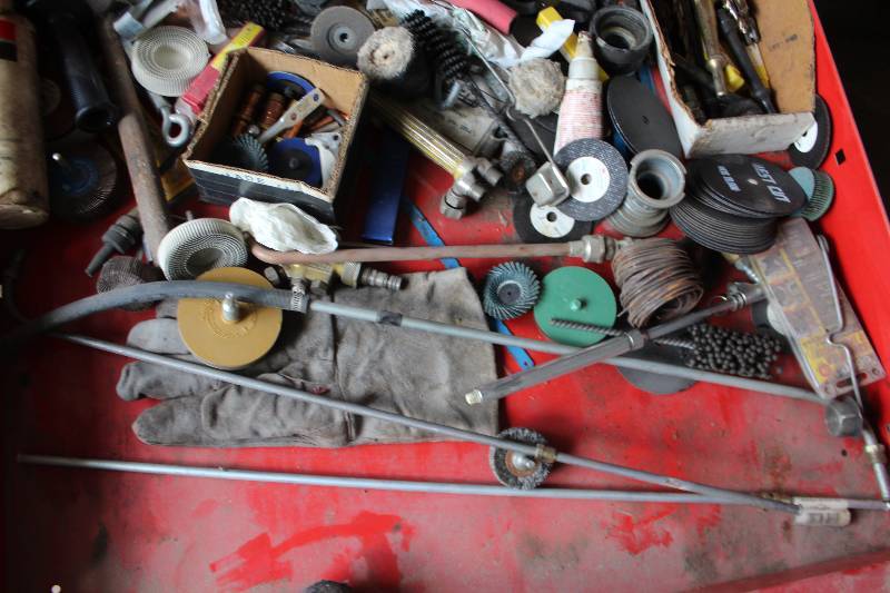 lot 238 image: Misc Hardware