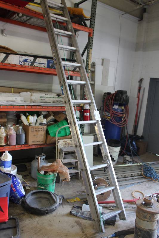 lot 249 image: 24ft. Extension Ladder