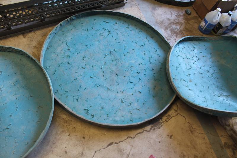 lot 265 image: Lot of (3) Plain Concrete Molds - 36in., 48in.