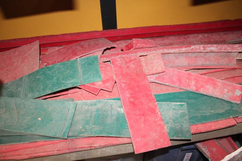 lot 267 image: Red,Green Misc Moulding