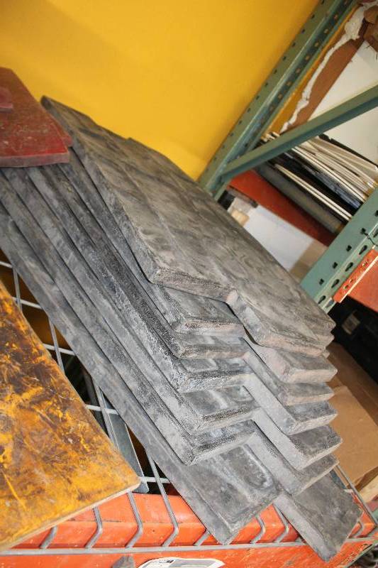 lot 280 image: Lot of (7) Concrete Molds