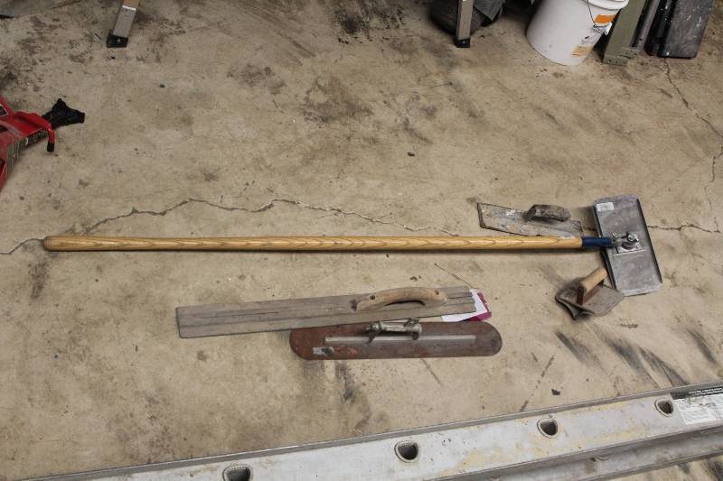 lot 286 image: Lot of (5) Concrete Hand Tools