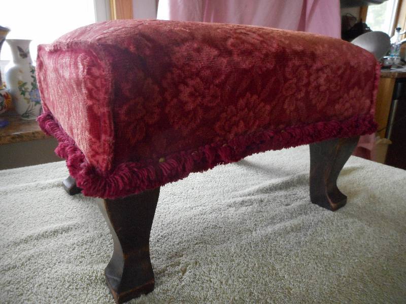 Vintage Victorian Style Floral   Foot Stool