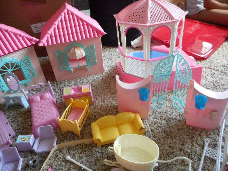 Hasbro Two My Little Pony Estates
