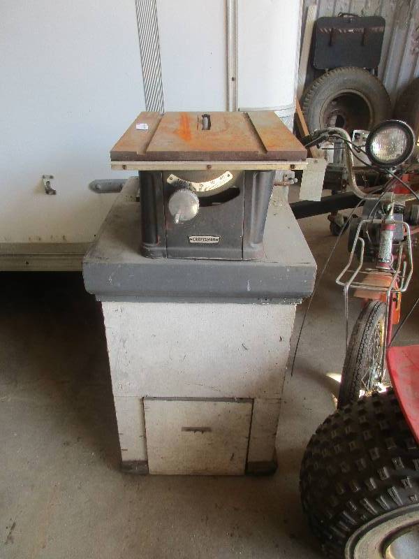 lot 4 image: Craftsman Saw
