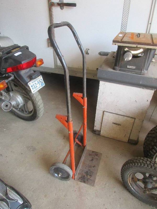lot 5 image: 2 wheel cart
