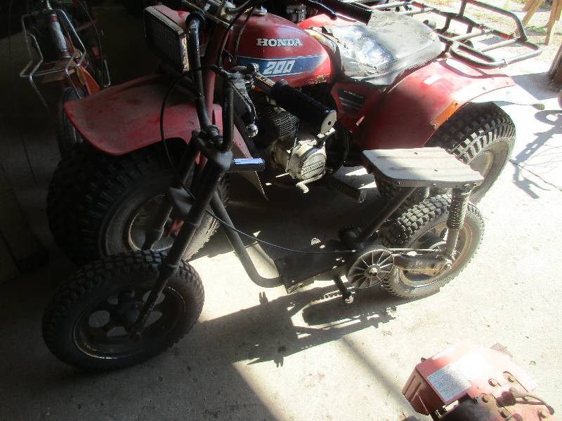 lot 6 image: Scooter chassis