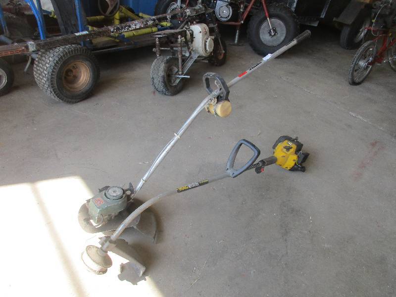 lot 10 image: Weed whips