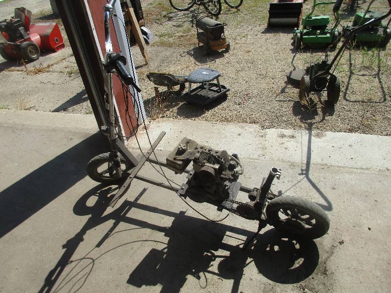 lot 13 image: Scooter
