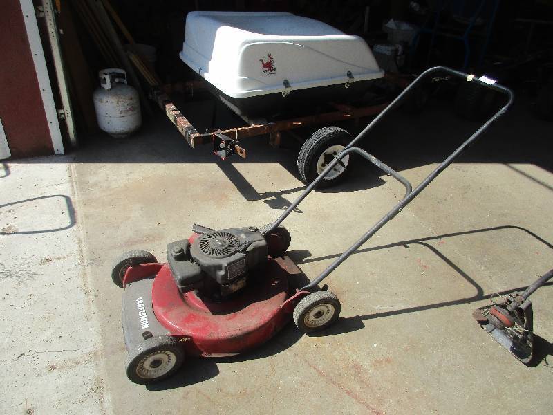 lot 14 image: Craftsman Push mower