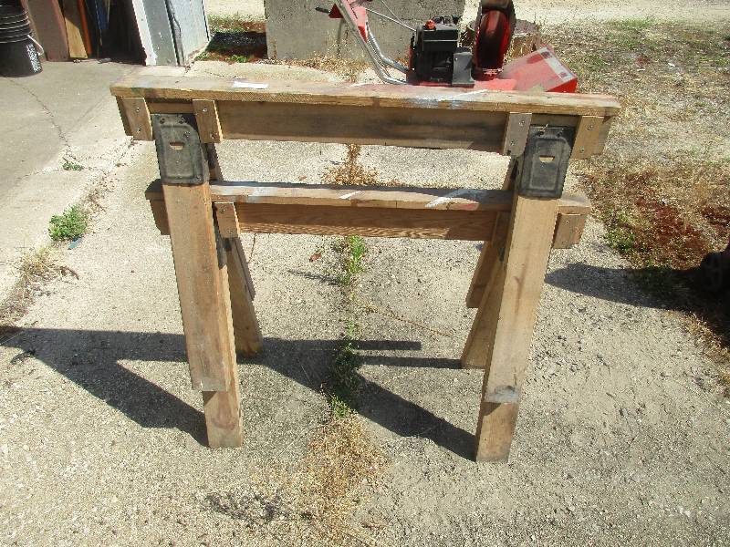 lot 19 image: Sawhorses