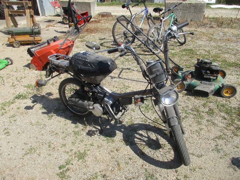 lot 26 image: Honda Scooter