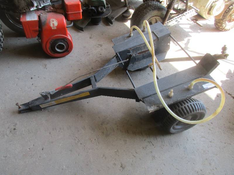 lot 39 image: Sprayer trailer