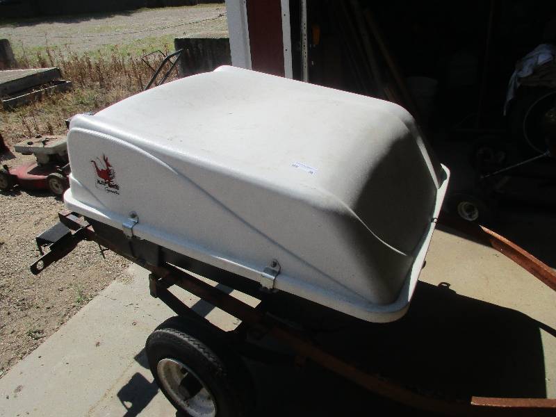 lot 40 image: Car top carrier
