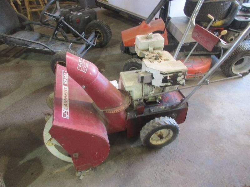 lot 49 image: Snowblower