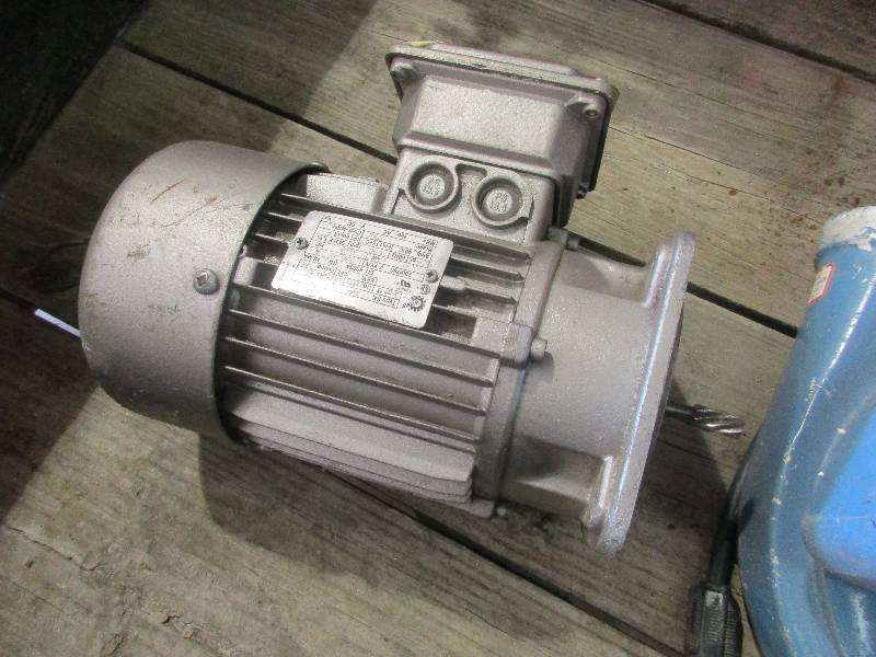 lot 56 image: Router