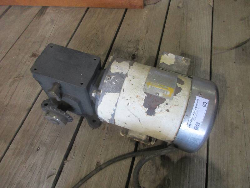 lot 60 image: Motor & Gearbox
