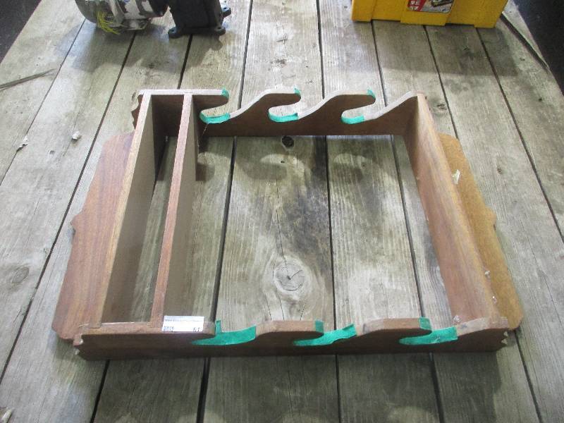lot 61 image: Gun Rack