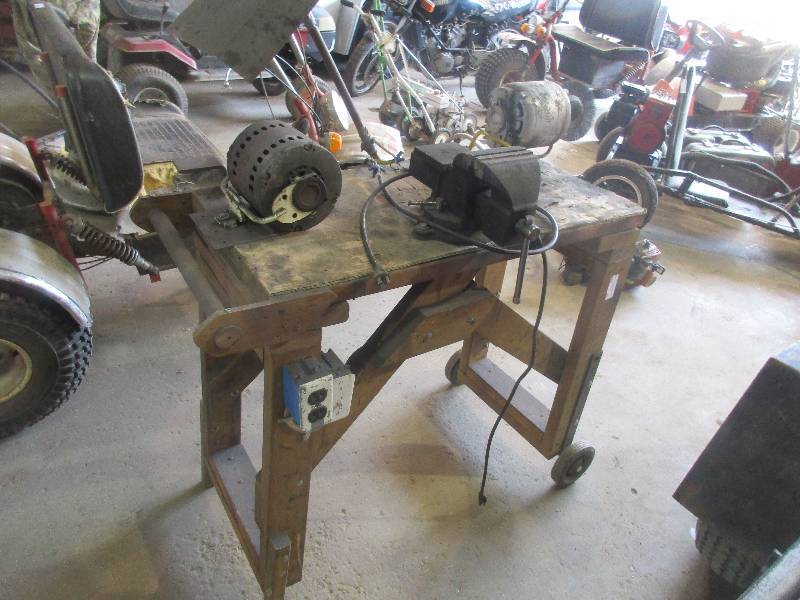 lot 63 image: Toolbench and tools
