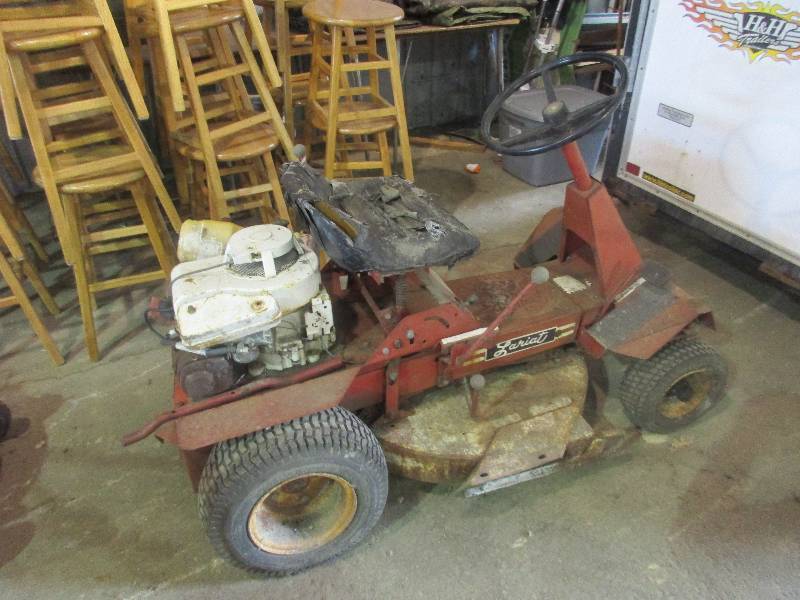 lot 69 image: Riding Mower