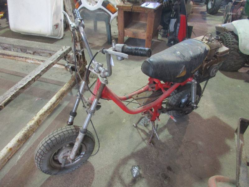 lot 73 image: Scooter