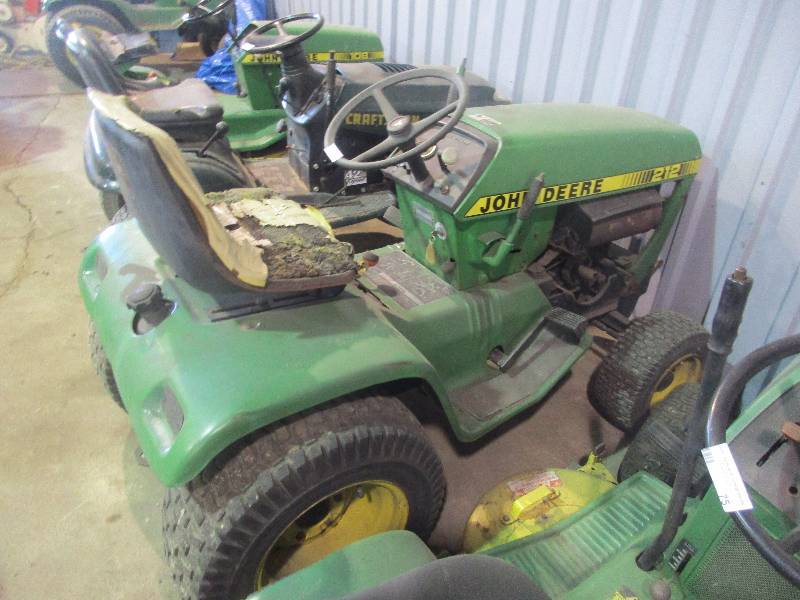 lot 76 image: JD 212 Tractor