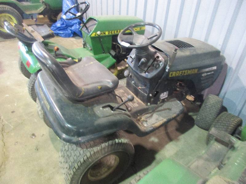 lot 77 image: Craftsman Lawn Tractor