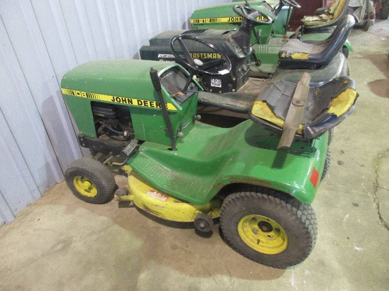 lot 78 image: JD 108 Tractor