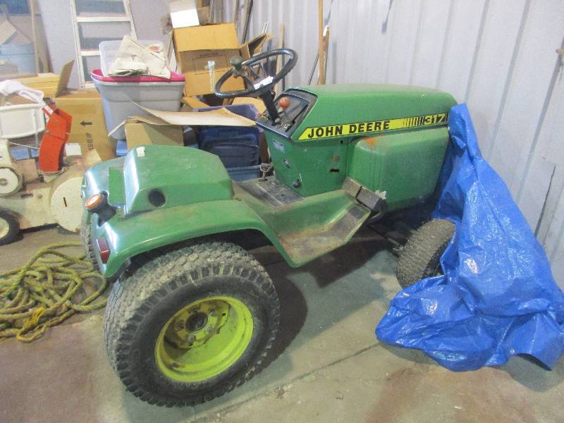 lot 79 image: JD 317 Tractor