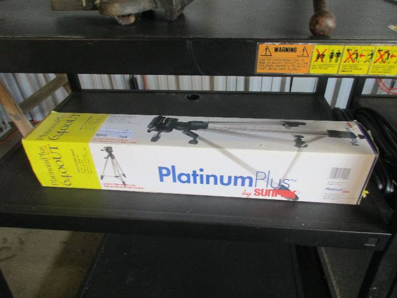 lot 369 image: Camera tripod