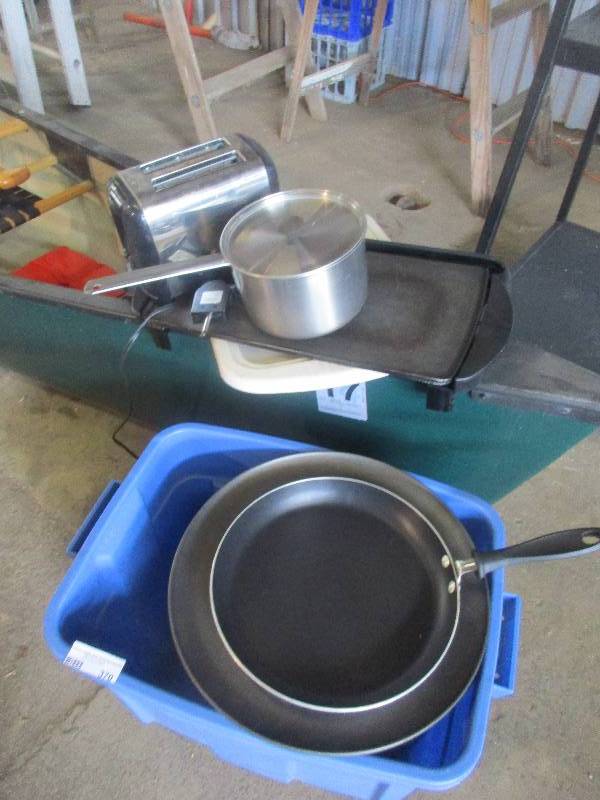 lot 370 image: Cooking Lot