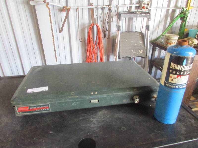 lot 371 image: Propane stove