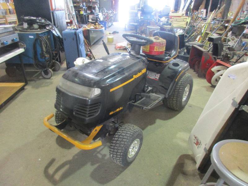 lot 82 image: Poulan Lawn Tractor