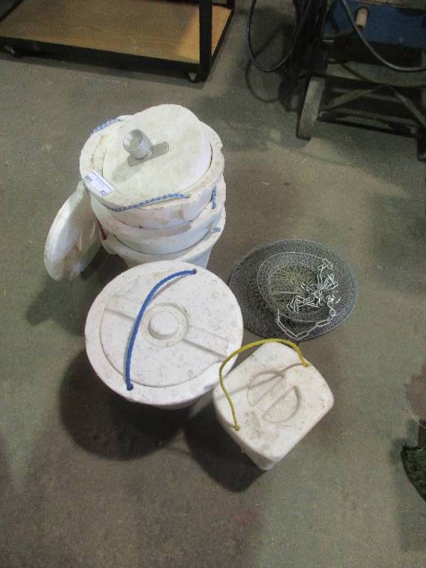 lot 83 image: Minnow Buckets Fish Basket