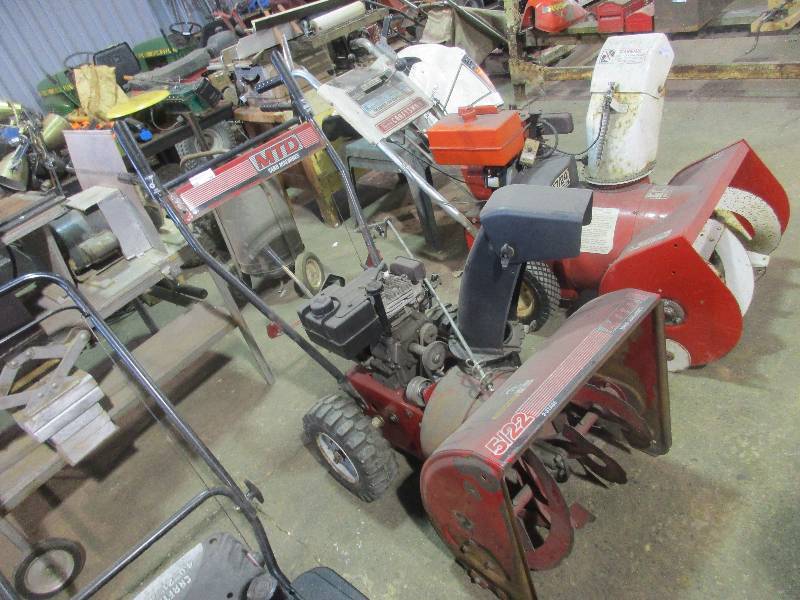 lot 99 image: MTD Snowblower