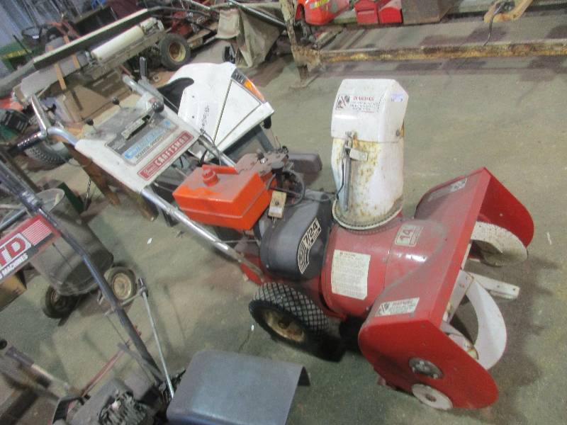 lot 100 image: Craftsman snowblower