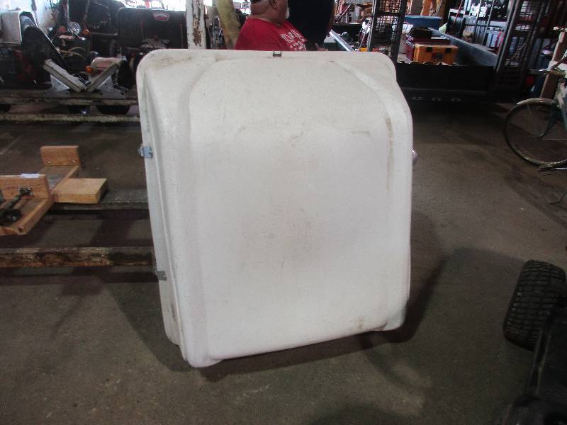 lot 102 image: Car top carrier