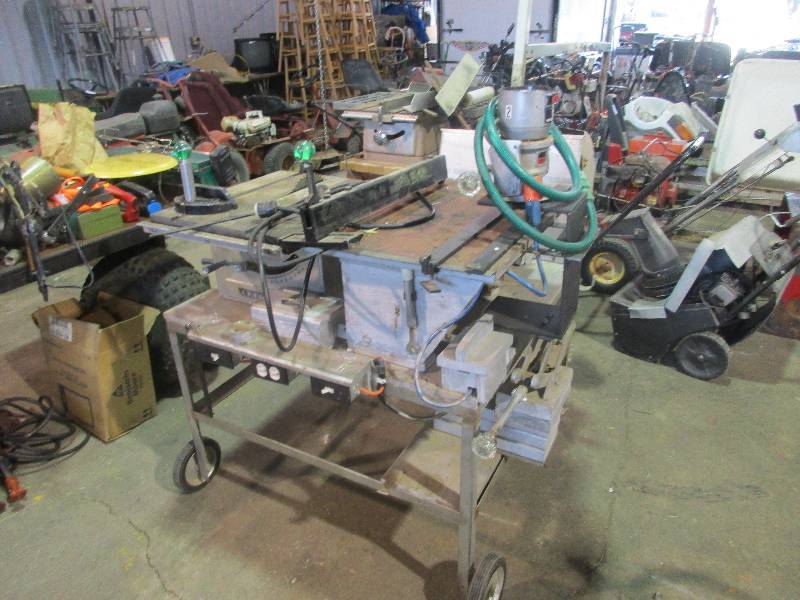 lot 114 image: Woodworking station
