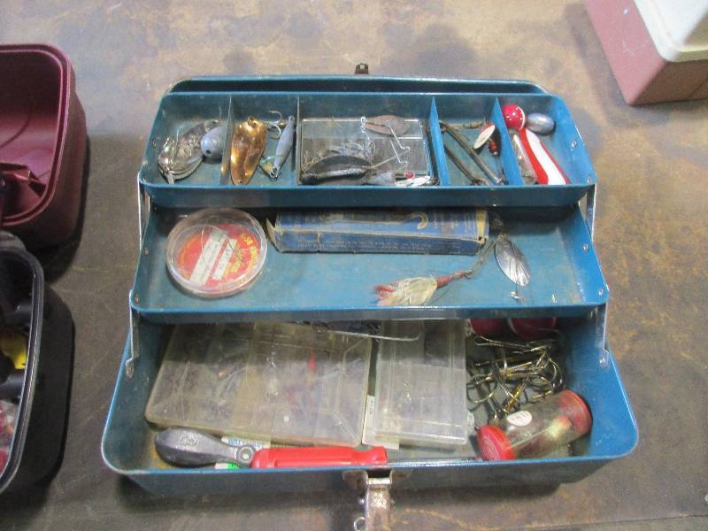 lot 120 image: Tackle box and tackle