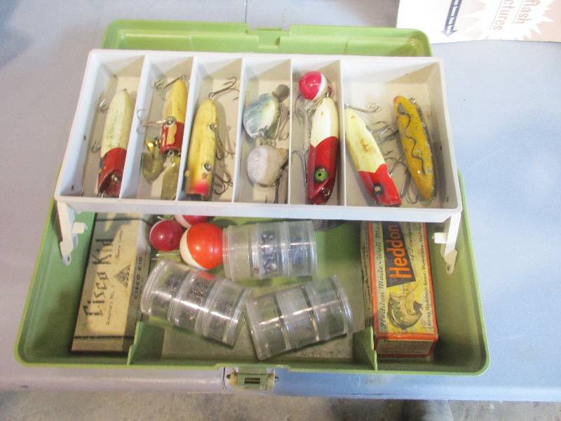 lot 124 image: Tackle box and tackle